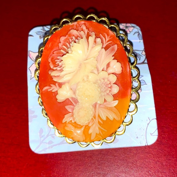 Accessories - Chrysanthemum carnelian cameo brooch
